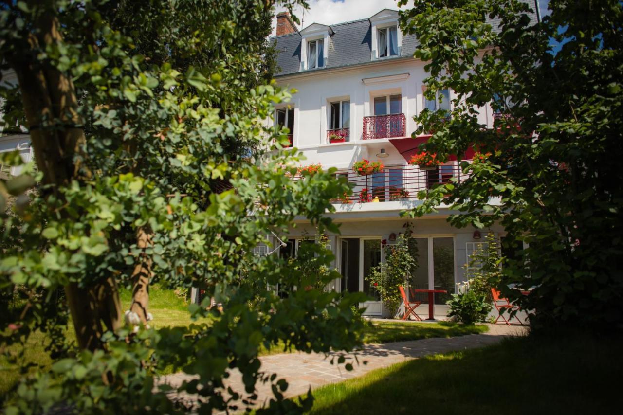 ホテル Le Jardin Des Toiles Triel-sur-Seine エクステリア 写真
